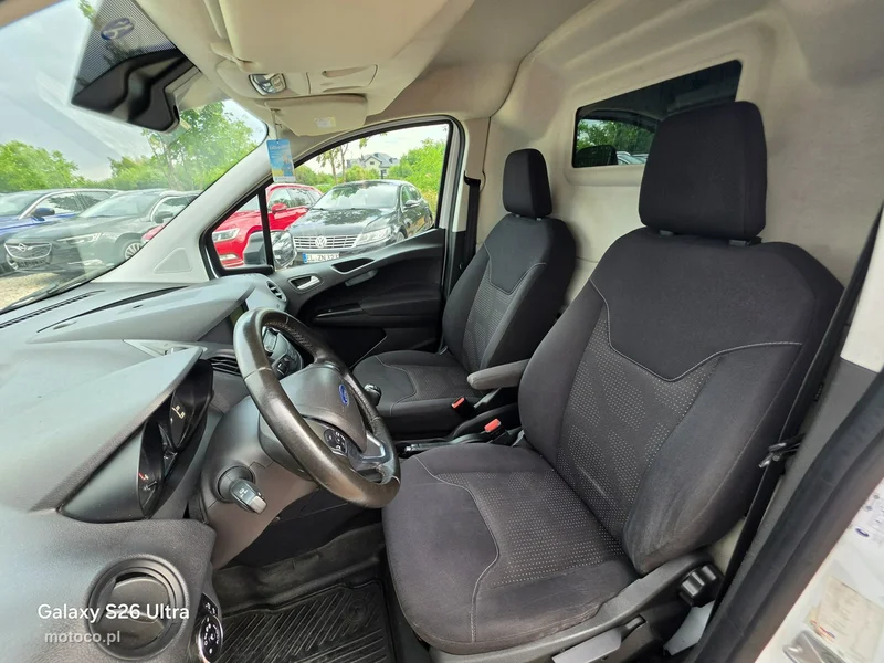 Ford Transit Courier 28