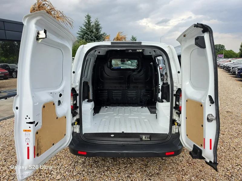 Ford Transit Courier 32
