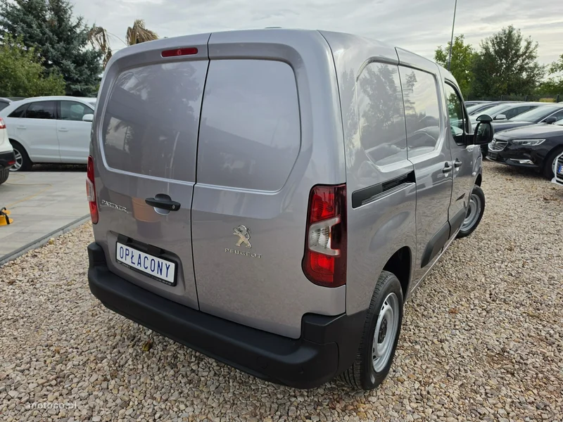 Peugeot Partner 8