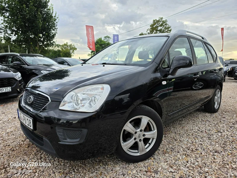 Kia Carens 17