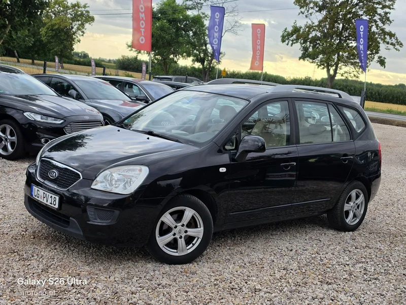 Kia Carens 19