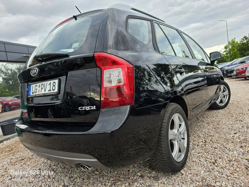 Kia Carens 23