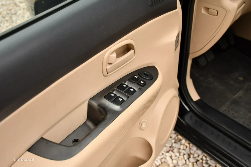 Kia Carens 28