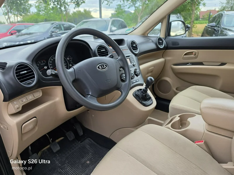 Kia Carens 29