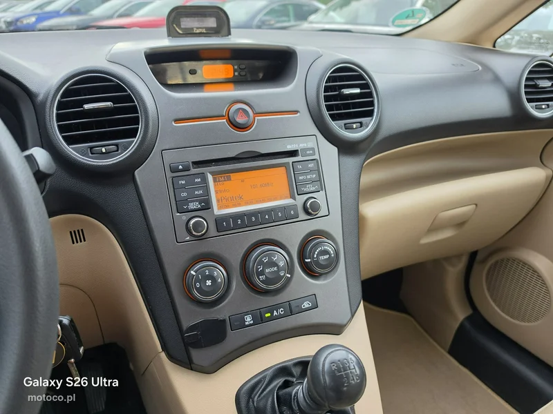 Kia Carens 37