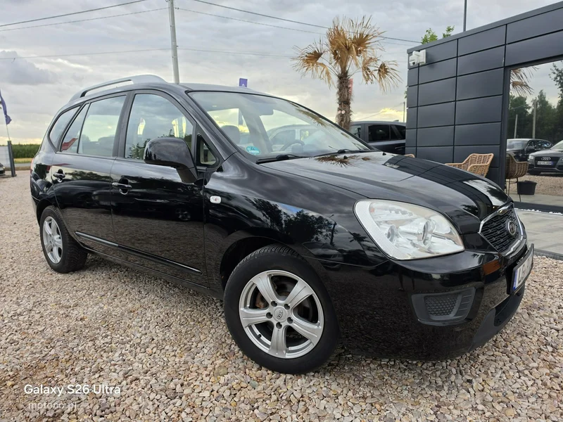 Kia Carens 5