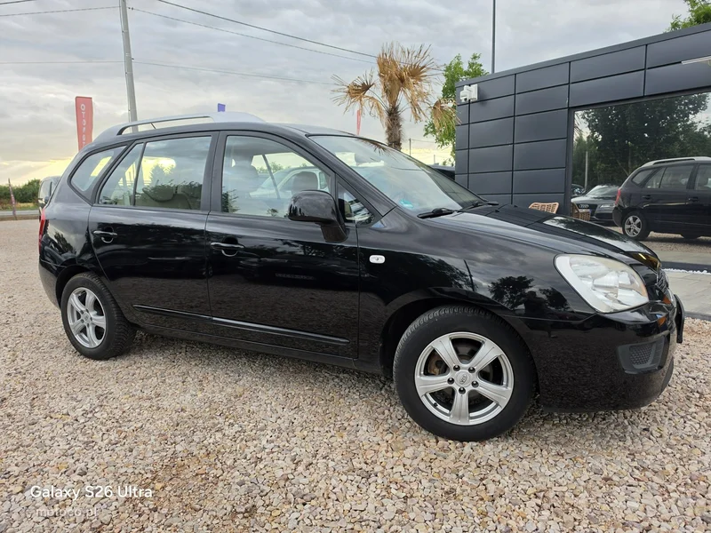 Kia Carens 6