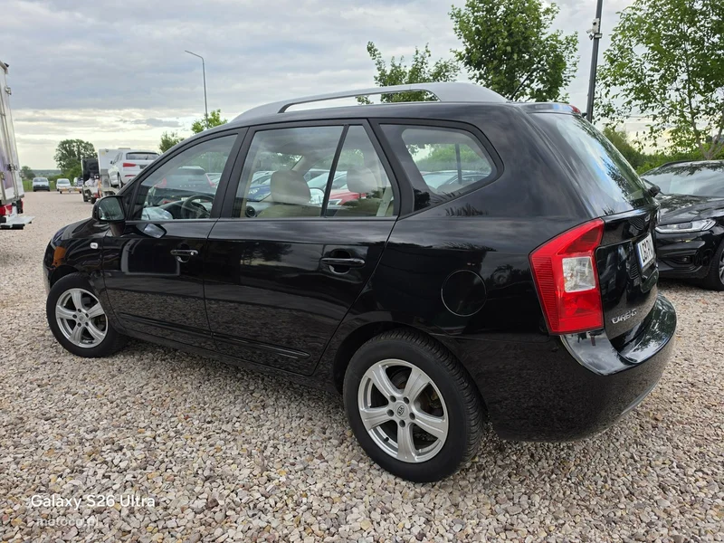 Kia Carens 10
