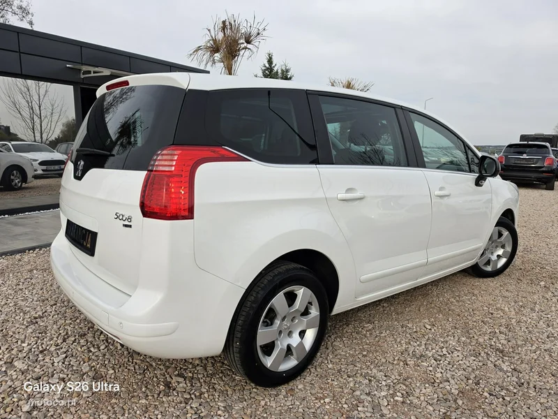 Peugeot 5008 24