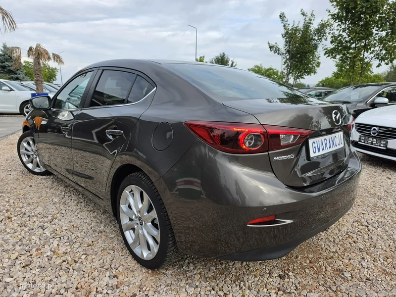 Mazda 3 9