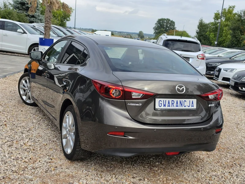 Mazda 3 10
