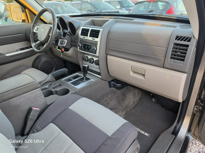 Dodge Nitro 27