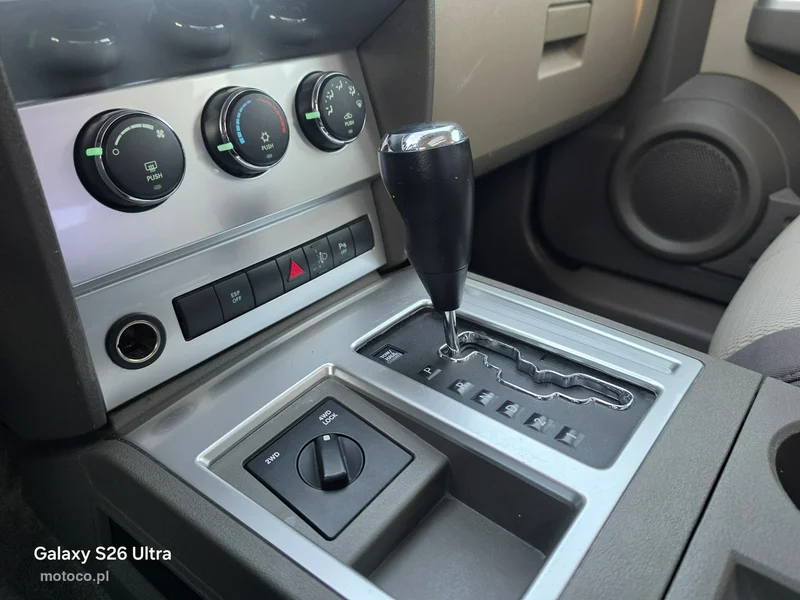 Dodge Nitro 34