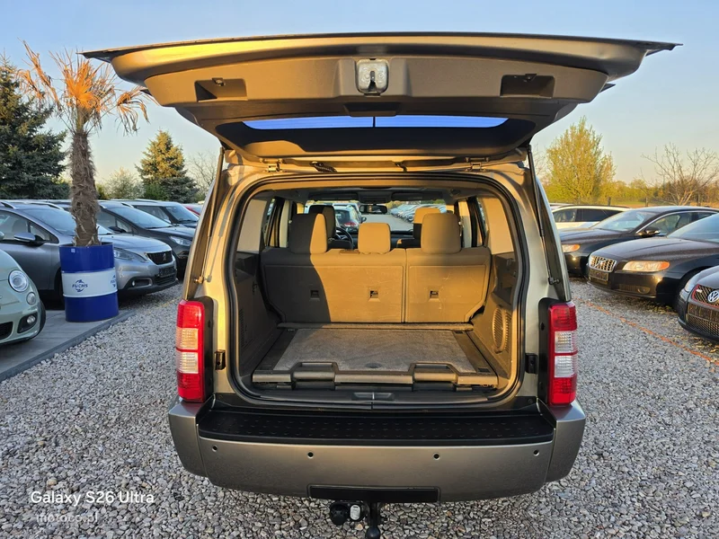 Dodge Nitro 37