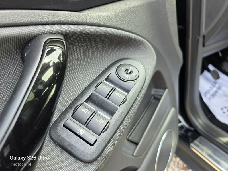 Ford Kuga I 23