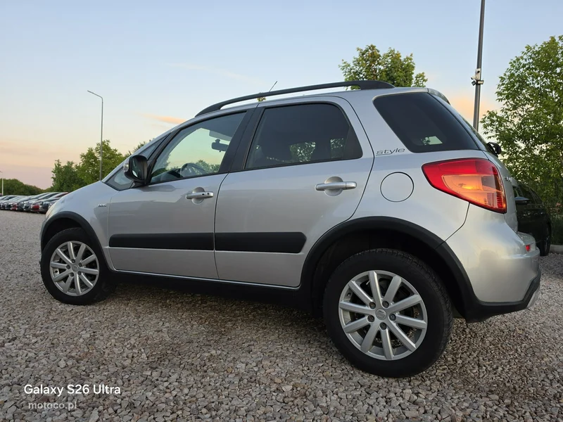 Suzuki SX4 13