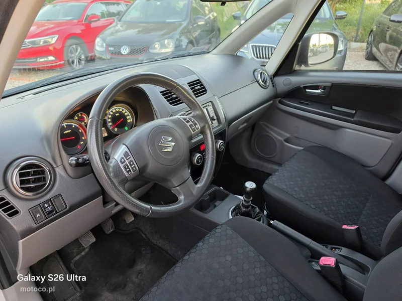 Suzuki SX4 28