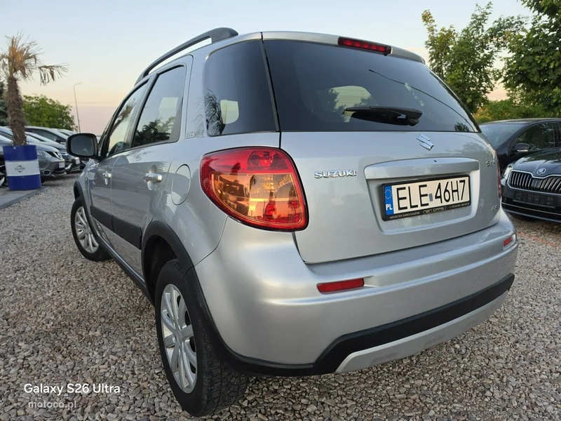Suzuki SX4 8