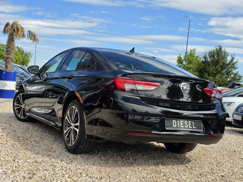 Opel Insignia Grand Sport 11