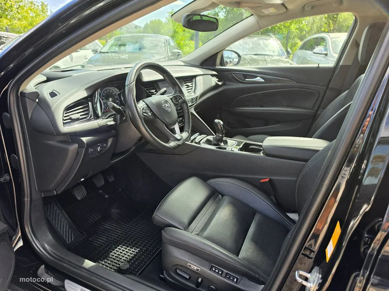 Opel Insignia Grand Sport 25