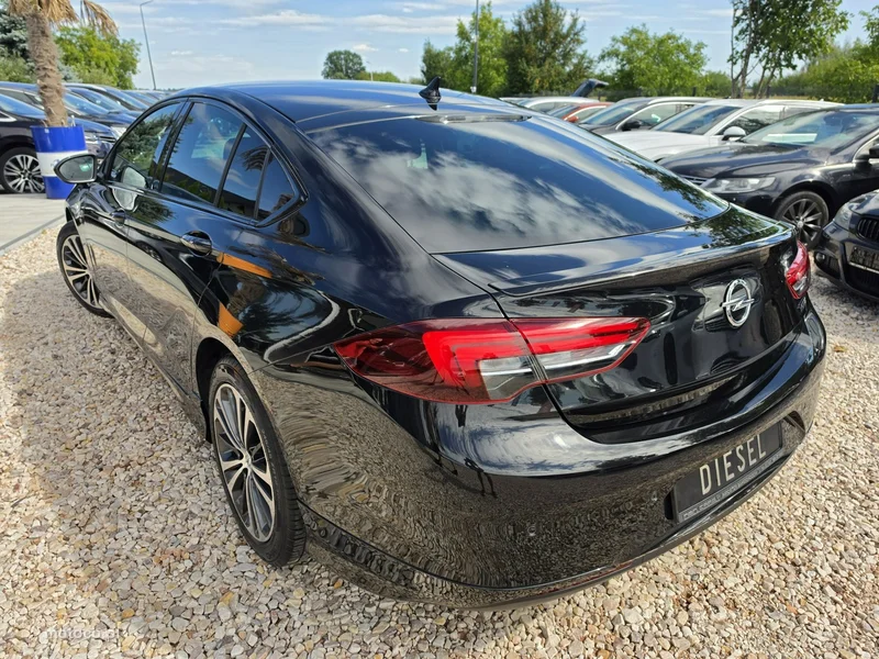 Opel Insignia Grand Sport 8