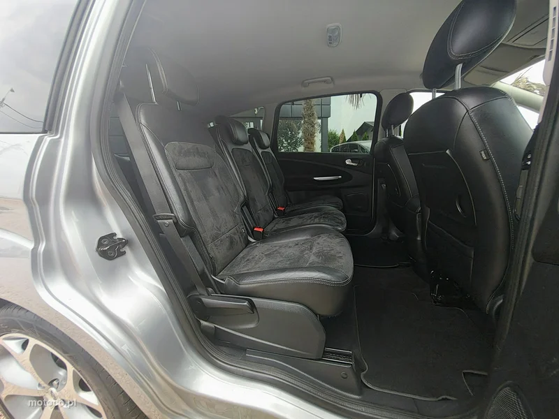 Ford S-Max I 35