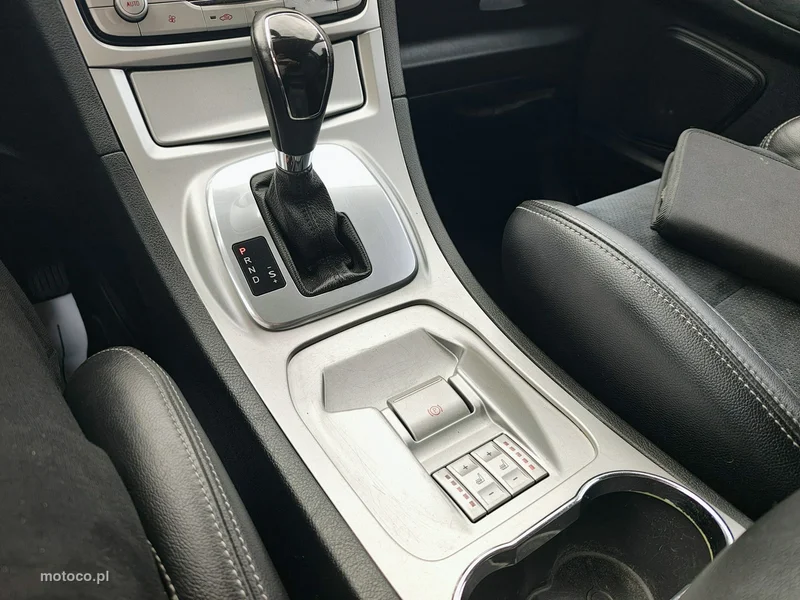 Ford S-Max I 37