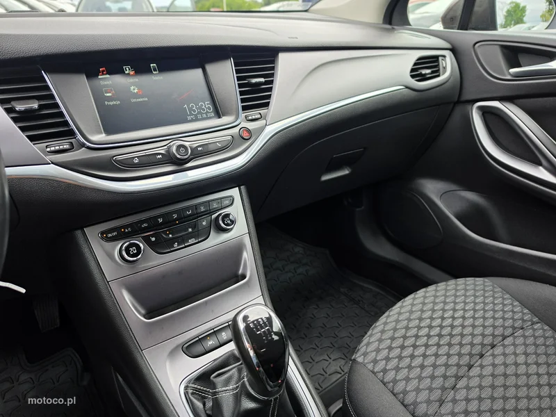 Opel Astra K 38