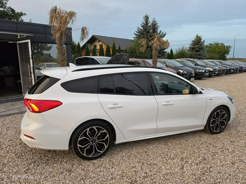 Ford Focus IV 18