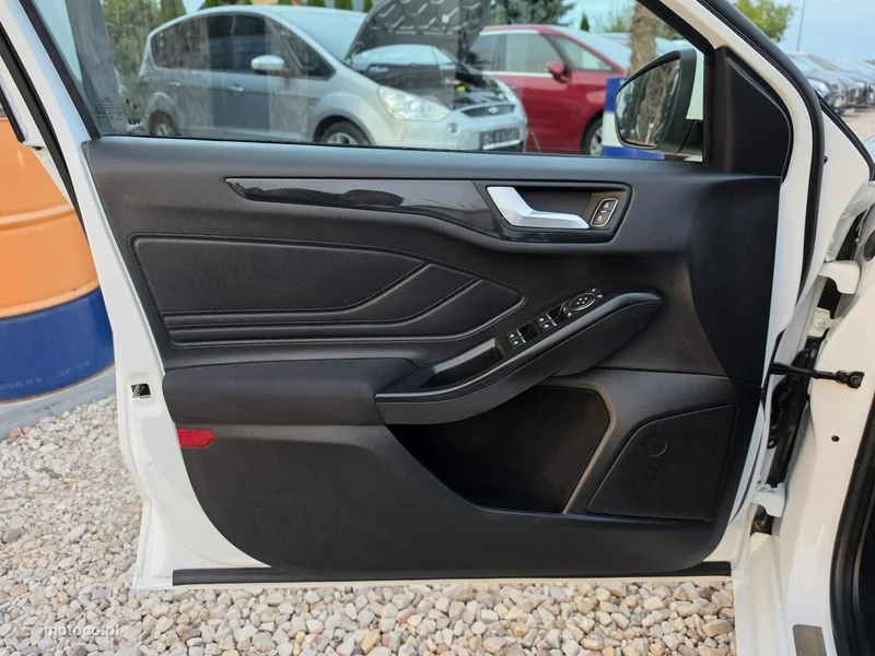 Ford Focus IV 25