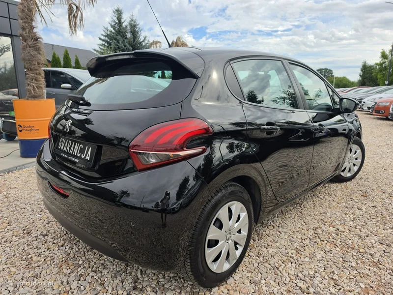 Peugeot 208 11