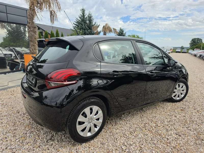 Peugeot 208 12