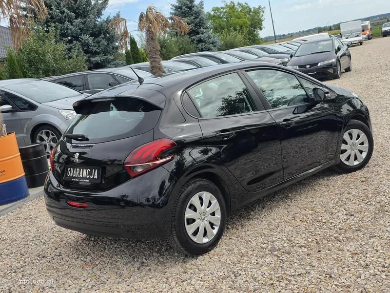 Peugeot 208 15