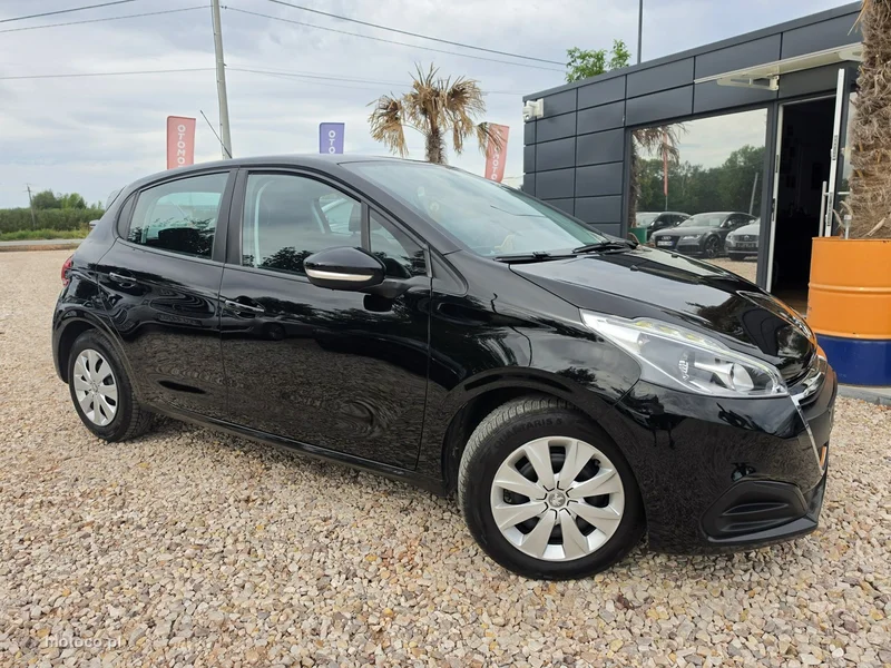 Peugeot 208 18