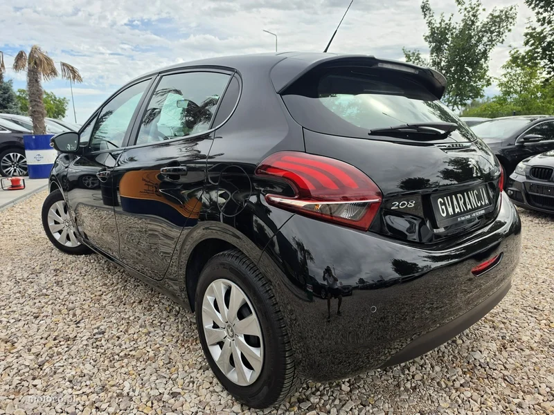 Peugeot 208 23