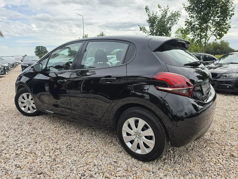 Peugeot 208 24