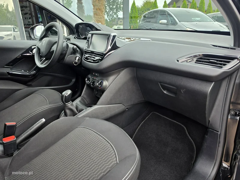 Peugeot 208 30
