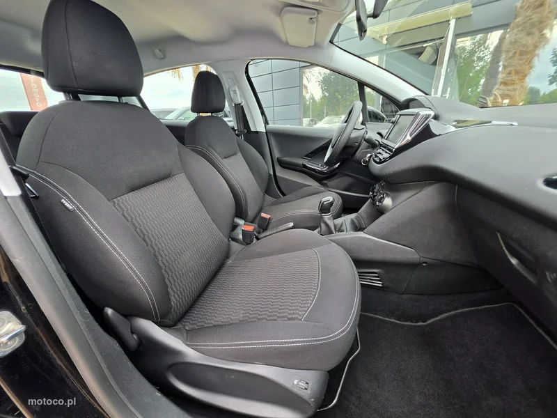 Peugeot 208 31