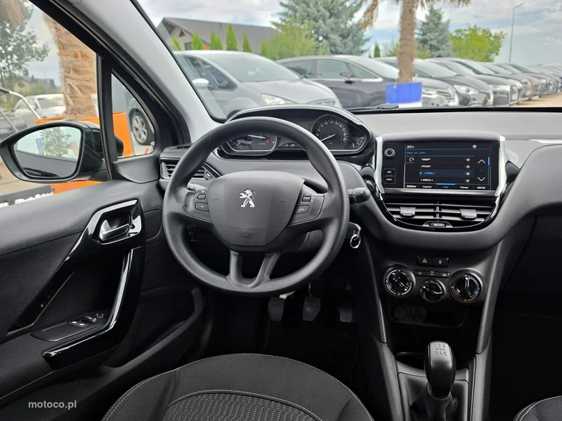 Peugeot 208 33