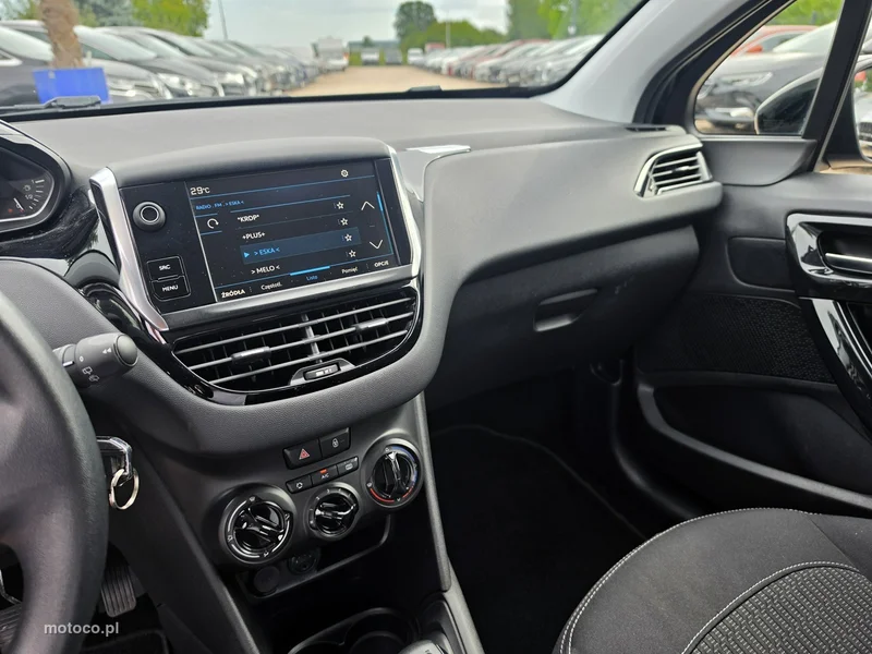 Peugeot 208 36