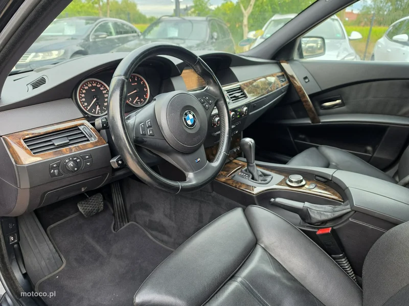 BMW Seria 5 E60 550 28