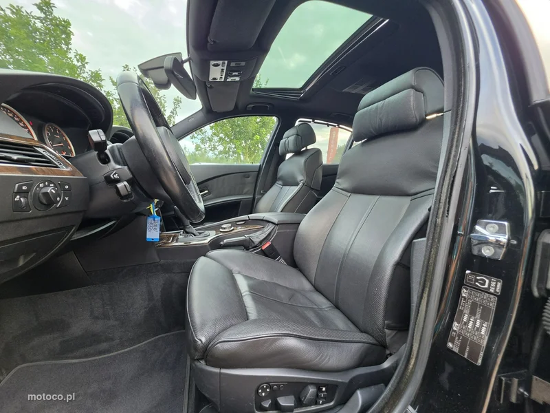 BMW Seria 5 E60 550 29