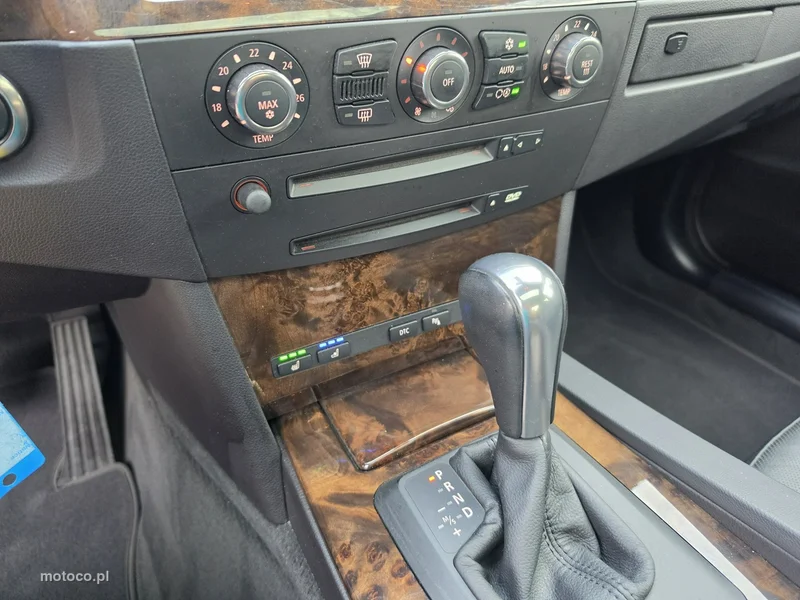 BMW Seria 5 E60 550 36