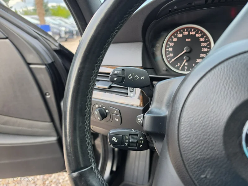 BMW Seria 5 E60 550 38