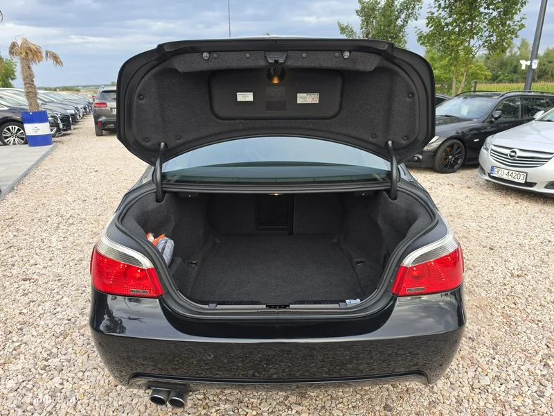 BMW Seria 5 E60 550 39