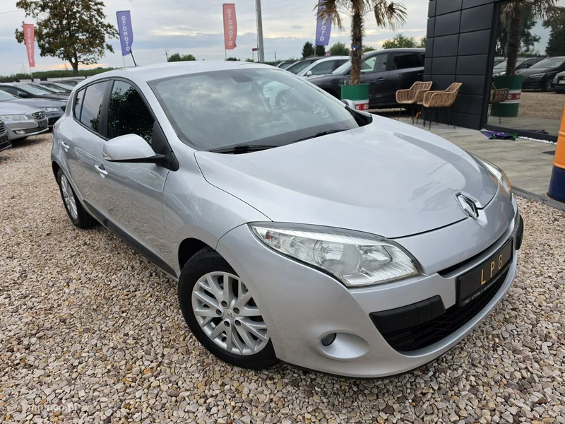 Renault Megane III 2