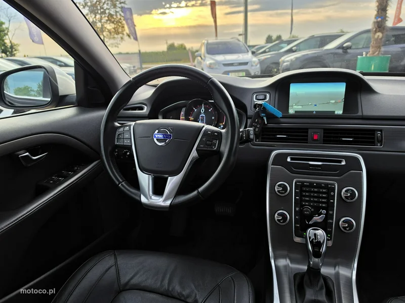 Volvo V70 30