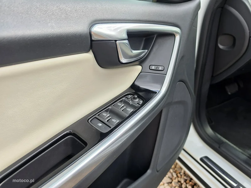 Volvo V60 25