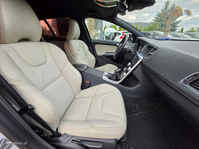 Volvo V60 32