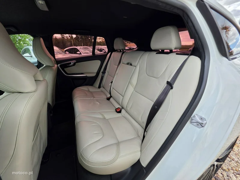 Volvo V60 34